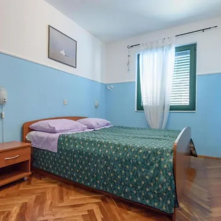 Rokov - Five Bedroom With Swimming Pool Mali Iž