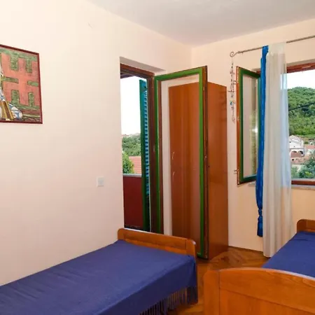 Rokov - Five Bedroom With Swimming Pool فيلة Mali Iž