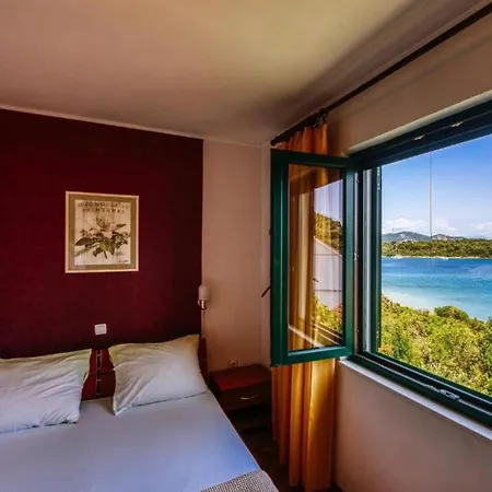 فيلة Rokov - Five Bedroom With Swimming Pool Mali Iž
