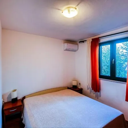 Rokov - Five Bedroom With Swimming Pool فيلة *