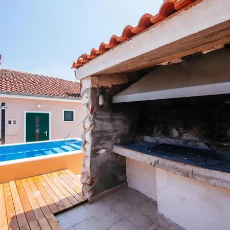Rokov - Five Bedroom With Swimming Pool