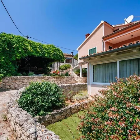 Rokov - Five Bedroom With Swimming Pool *