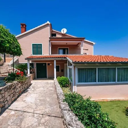فيلة Rokov - Five Bedroom With Swimming Pool *