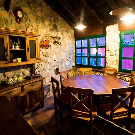 Rokov - Five Bedroom With Swimming Pool Mali Iž