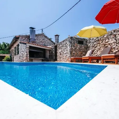 فيلة Rokov - Five Bedroom With Swimming Pool Mali Iž