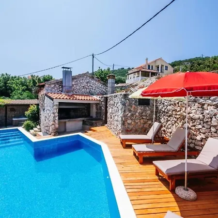 فيلة Rokov - Five Bedroom With Swimming Pool *