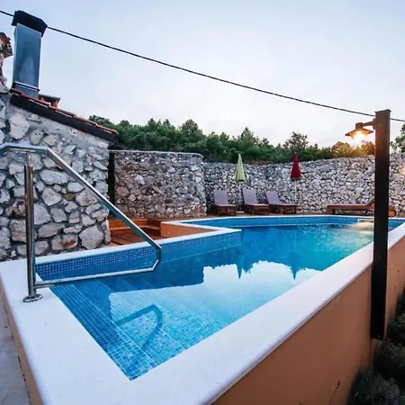 Rokov - Five Bedroom With Swimming Pool فيلة Mali Iž