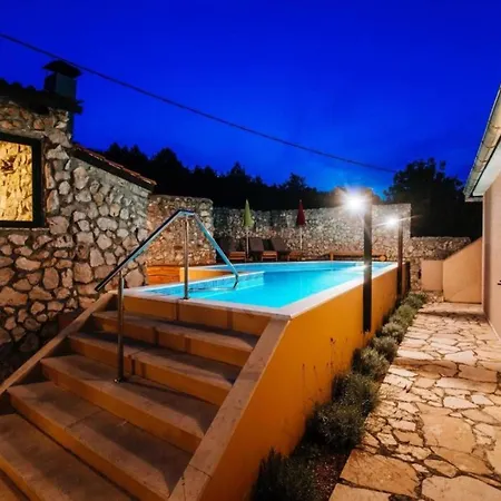Rokov - Five Bedroom With Swimming Pool Mali Iž